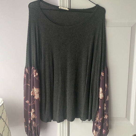 Women’s blouse with statement sleeves size L Entro - Picture 2 of 6